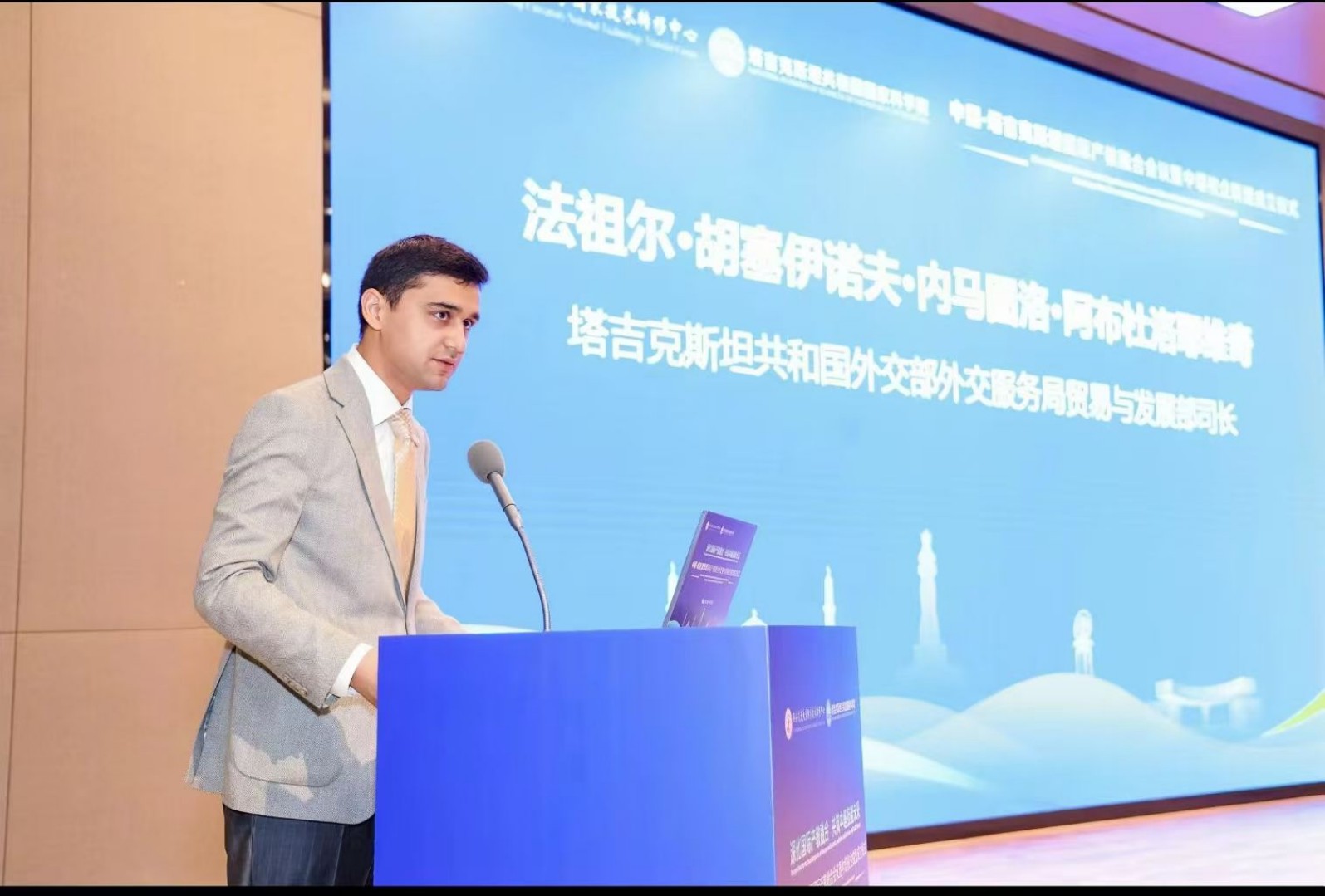 1759138991452289.jpg 066849e649441d86b9f59dfec408013d.jpg